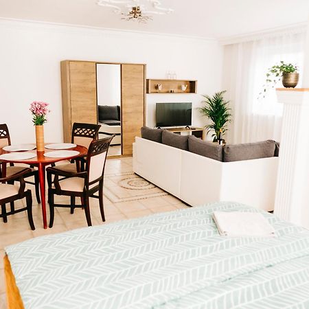 Castle Village Apartment Krásnohorské Podhradie 외부 사진